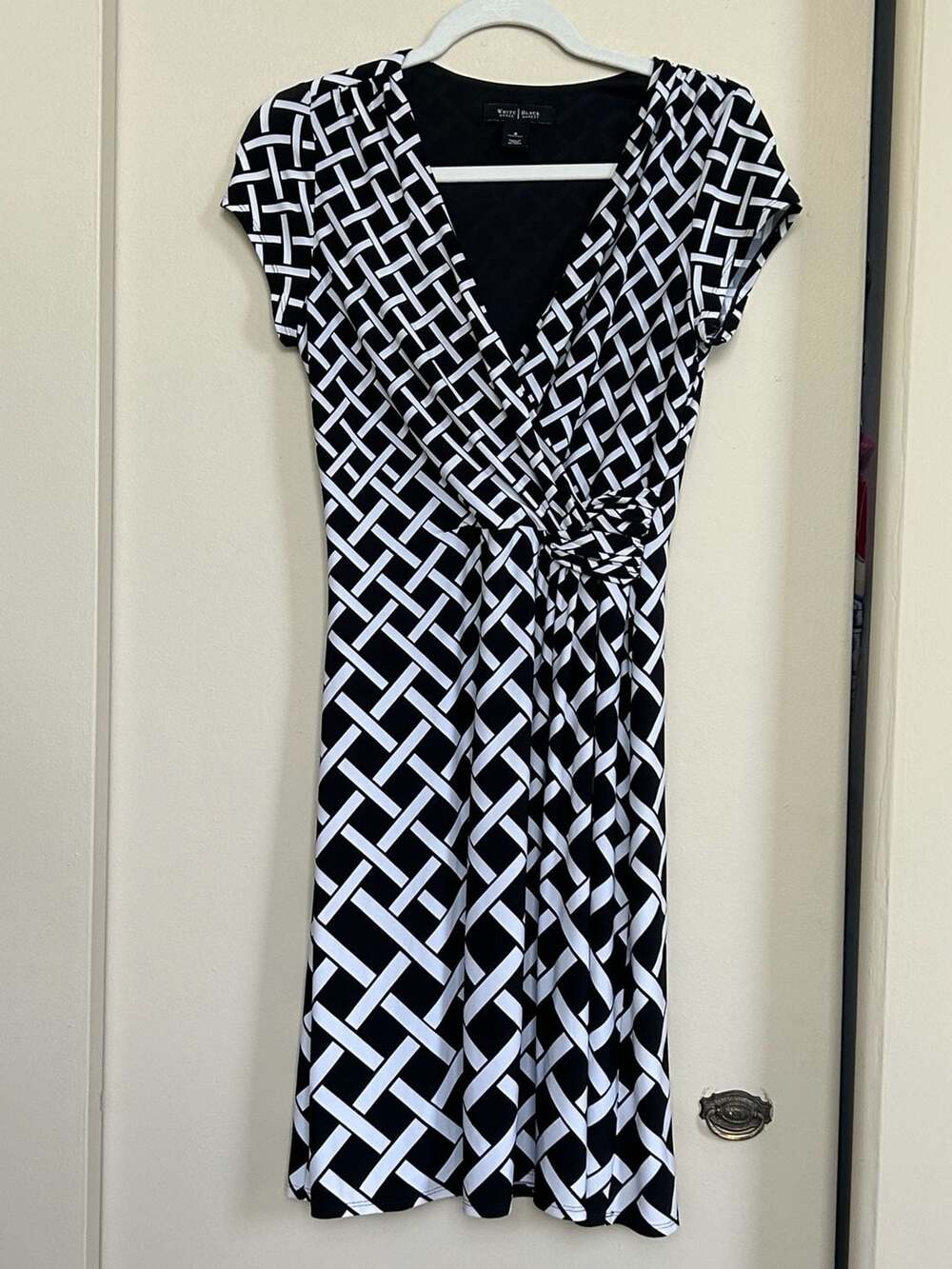 White House Black Market Black & White Lattice Trellis Faux Wrap Dress Size 4
